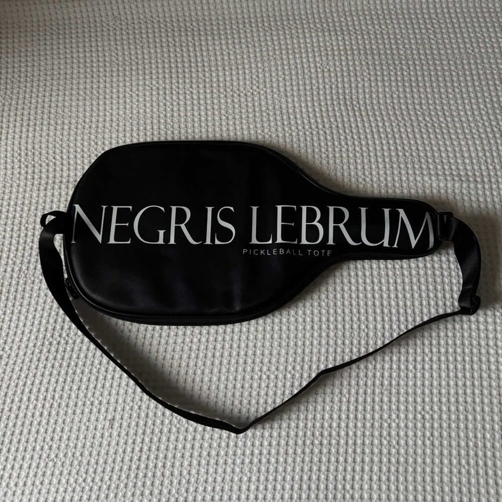 Negris Lebrum black pickleball racket